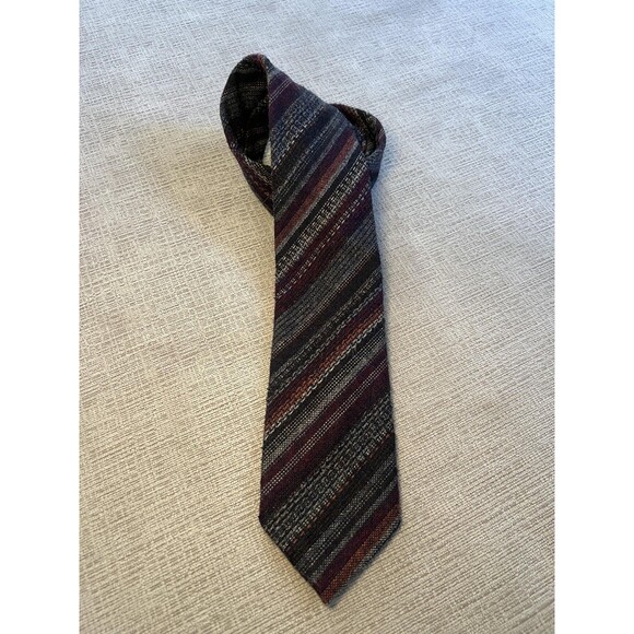 Vintage Necktie Mens Classic Stripe Wool Blend Made USA 57in Wide Gray Burgundy - Picture 1 of 5